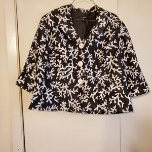 𝅺LE Bos Petite Black and White Lined Jacket